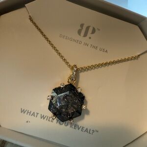 Elegant Gold and Black Pendant Necklace